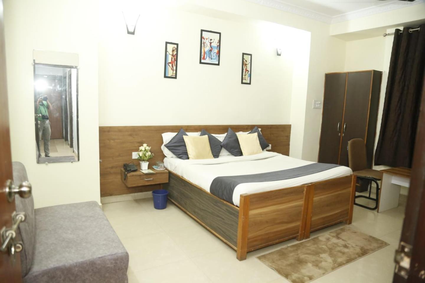 Sandalwood Vibes Bhopal Extérieur photo